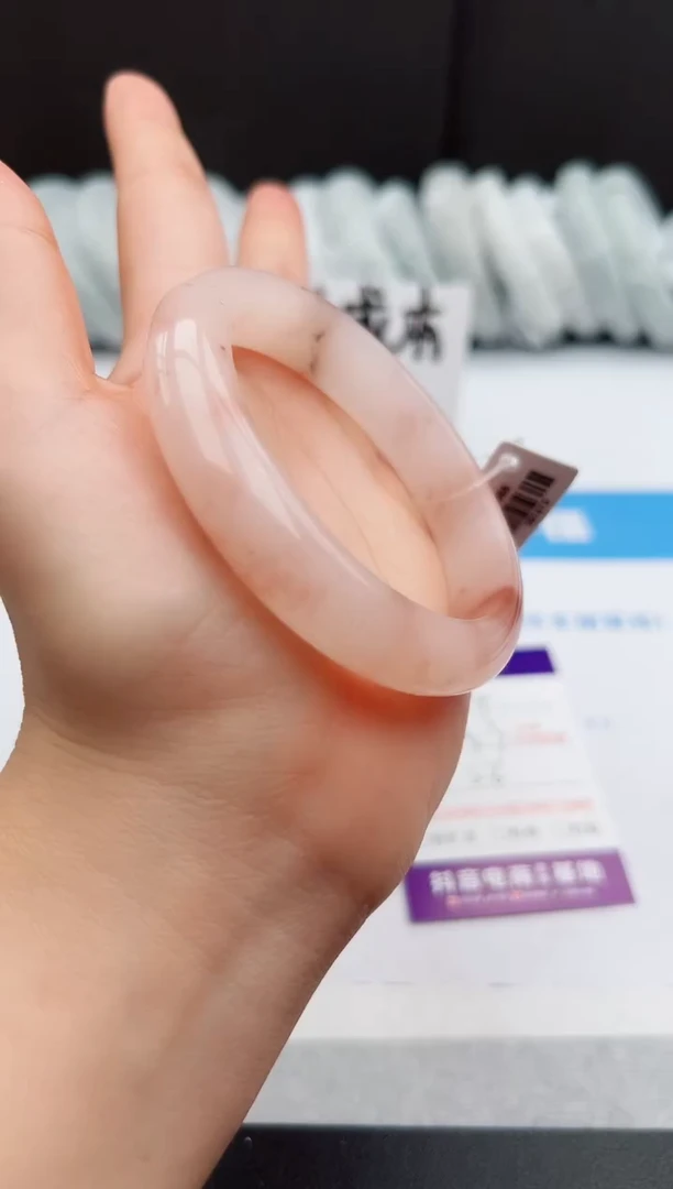 【闪购商品】石英质玉手镯未镶嵌54