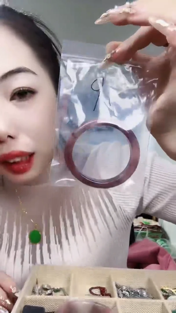 【闪购商品】石英质玉手镯未镶嵌天然金丝玉手镯60-61圈口