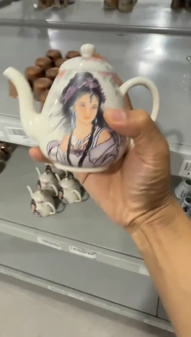 以笔为心，以瓷为纸。