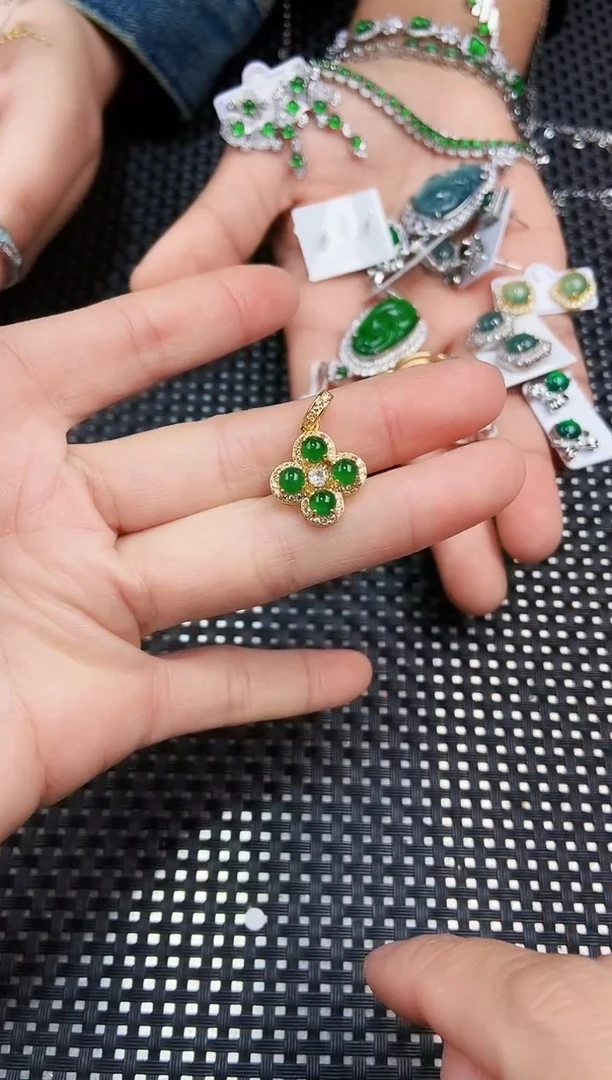 【闪购商品】翡翠吊坠(不含链)未镶嵌111111111