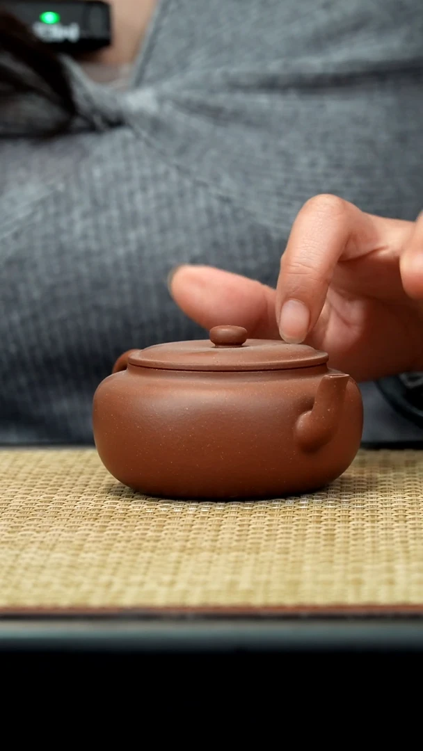 【闪购商品】紫砂茶壶底槽清扁笑樱120c/*