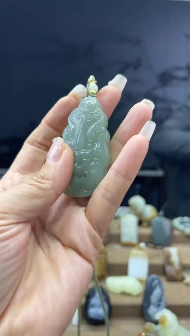 颈饰未镶嵌和田玉1