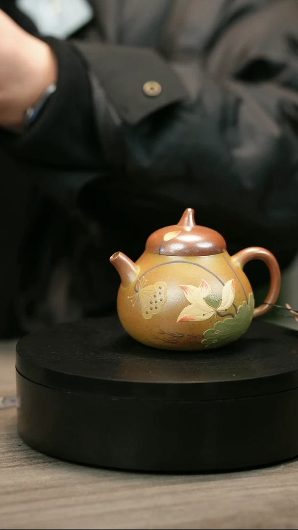 茶壶紫砂刘H2435李小琴堆绘莲花茄瓜