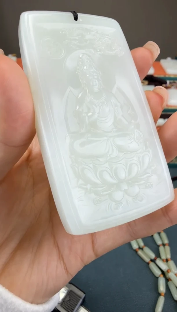 颈饰未镶嵌和田玉1