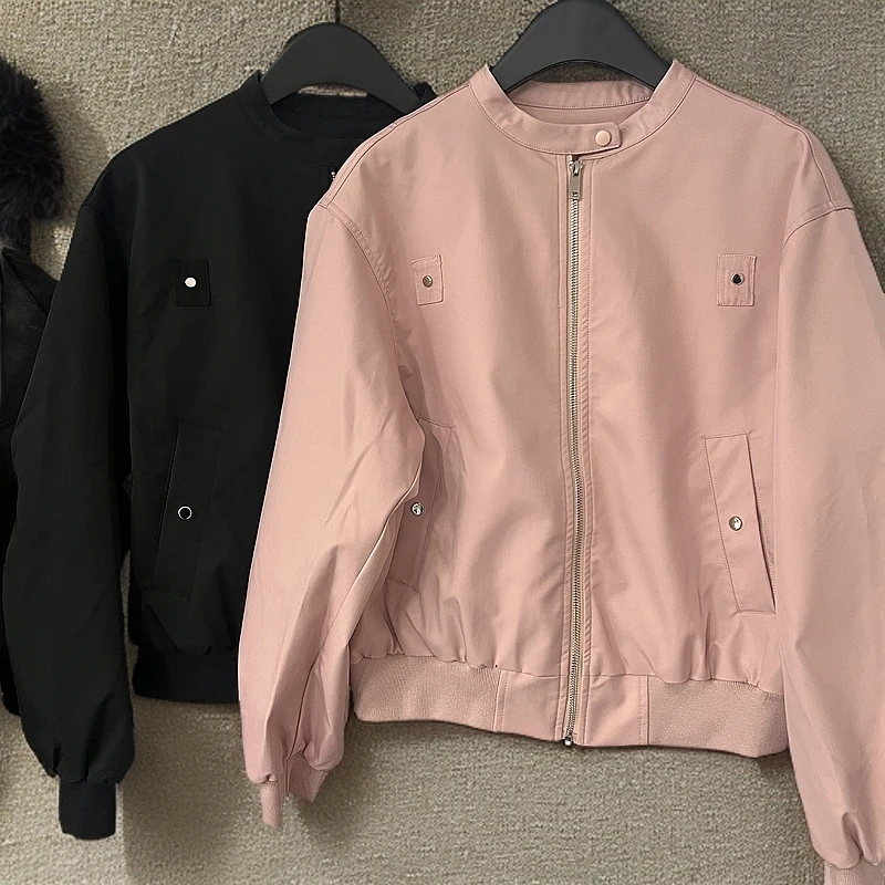 秋原瞳-侧按扣圆领棒球服外套