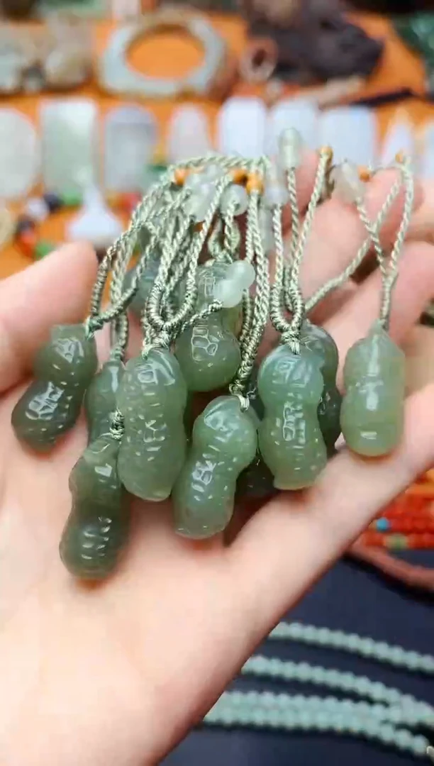 和田玉未镶嵌颈饰花生多样性拍一发一