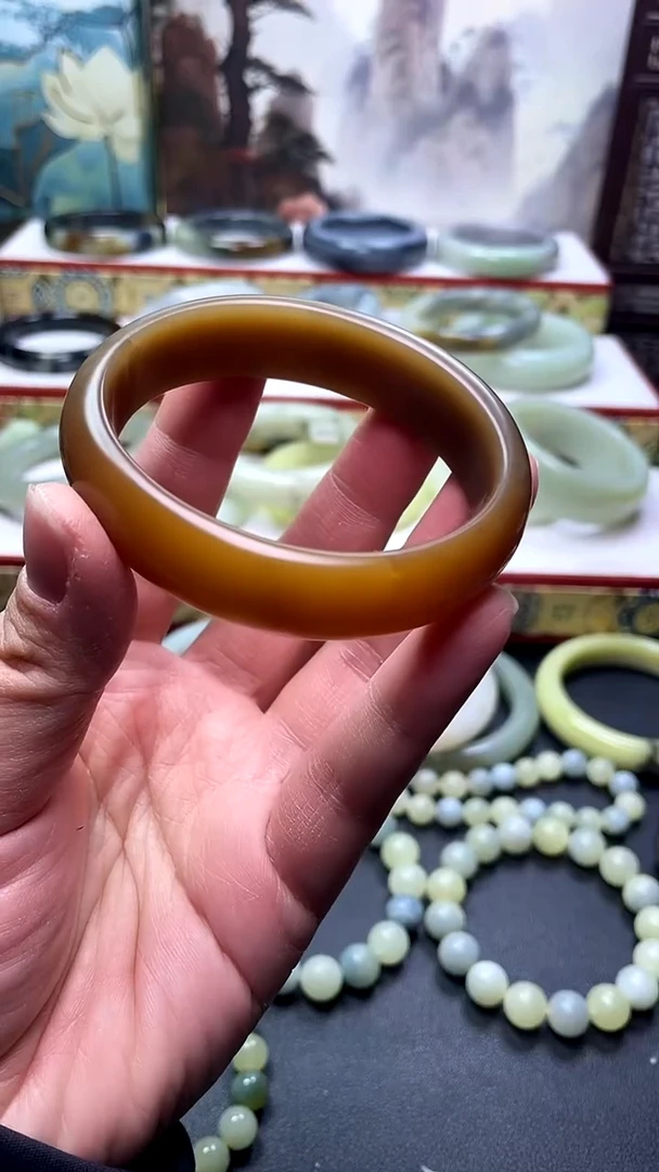 未镶嵌手镯和田玉新疆糖贵妃55+大漏