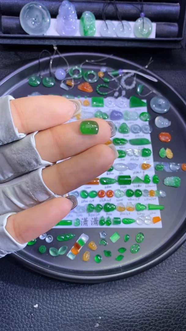 未镶嵌挂件翡翠马鞍