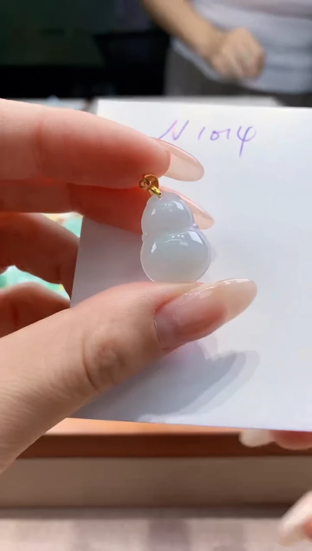 翡翠未镶嵌颈饰天然缅甸a货翡翠