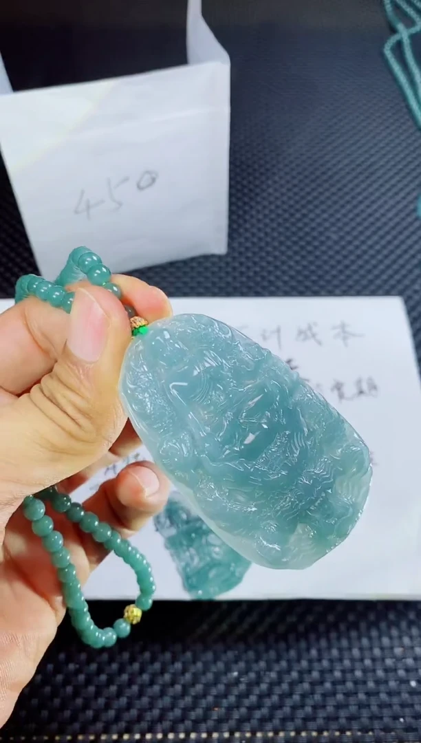 翡翠未镶嵌颈饰