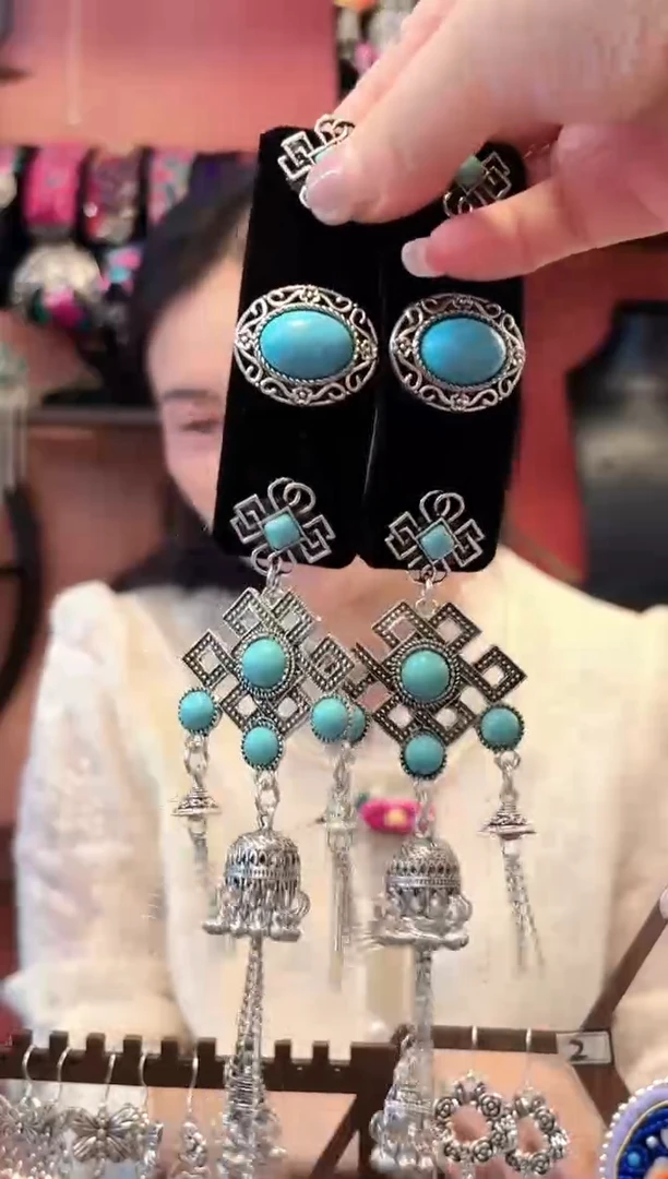 织绣云织谣民族风精美饰品  369