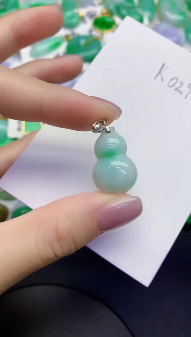 颈饰未镶嵌翡翠缅甸天然翡翠A货