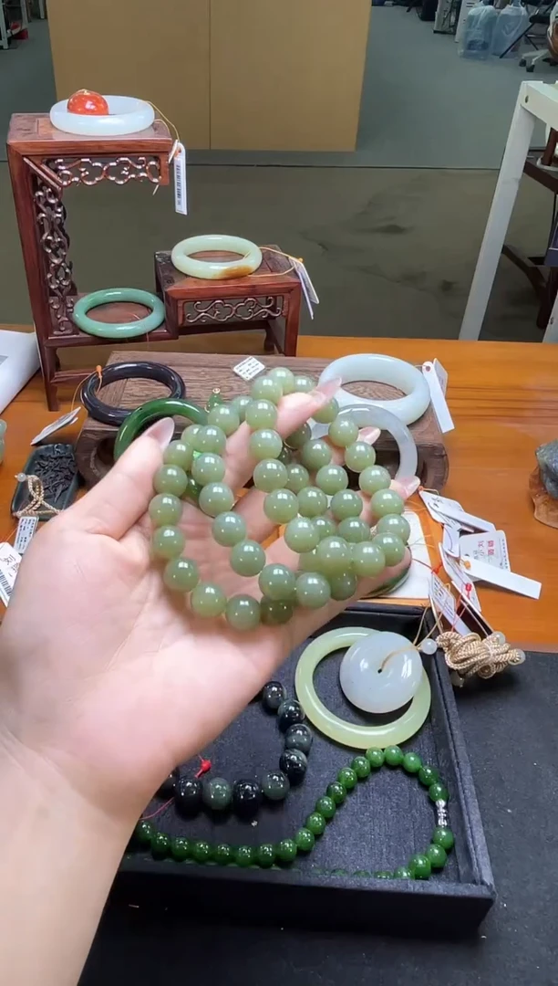 未镶嵌手串和田玉卡12若羌黄口 圆珠 多样性发一 有瑕疵