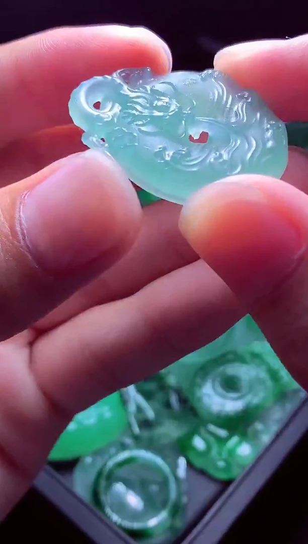 未镶嵌定制翡翠粉*?毛货翡翠定制