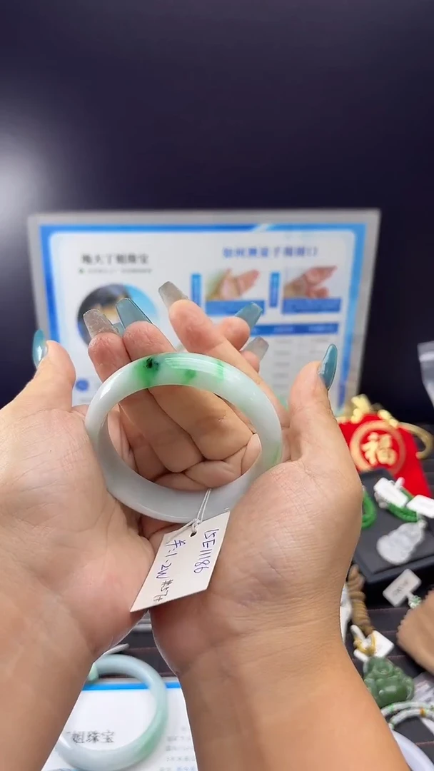 未镶嵌手镯翡翠浅***然天然缅甸A货翡翠手镯