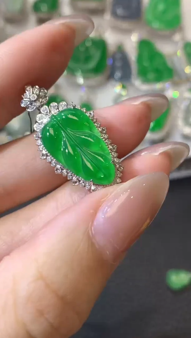 翡翠18K金镶嵌吊坠(不含链)C22