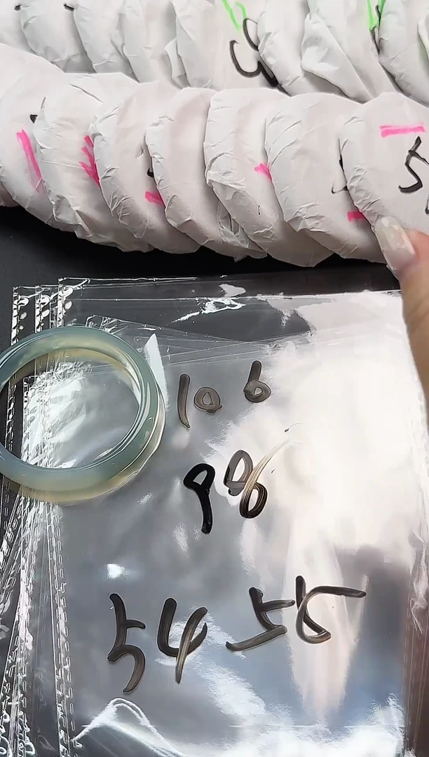 手镯玛瑙/玉髓未镶嵌玛瑙玉髓手镯