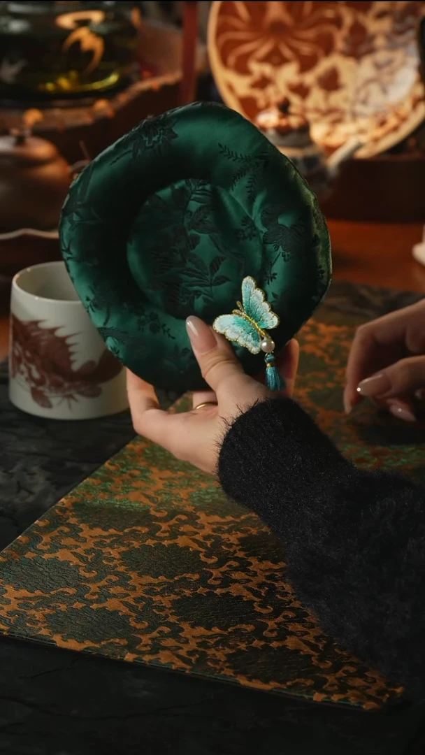 瓷片--国风织蝴蝶茶垫