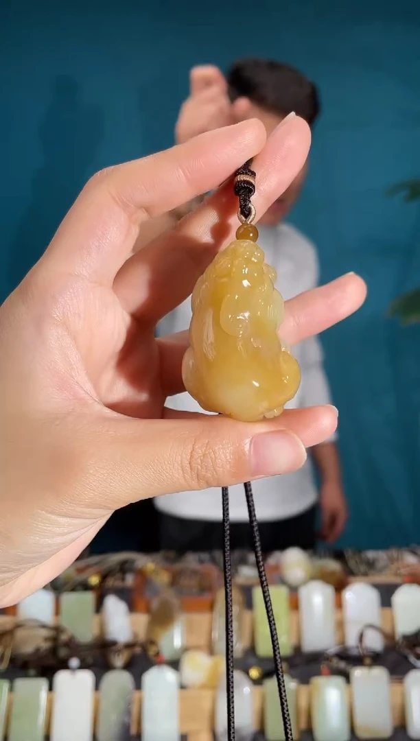 颈饰未镶嵌和田玉1