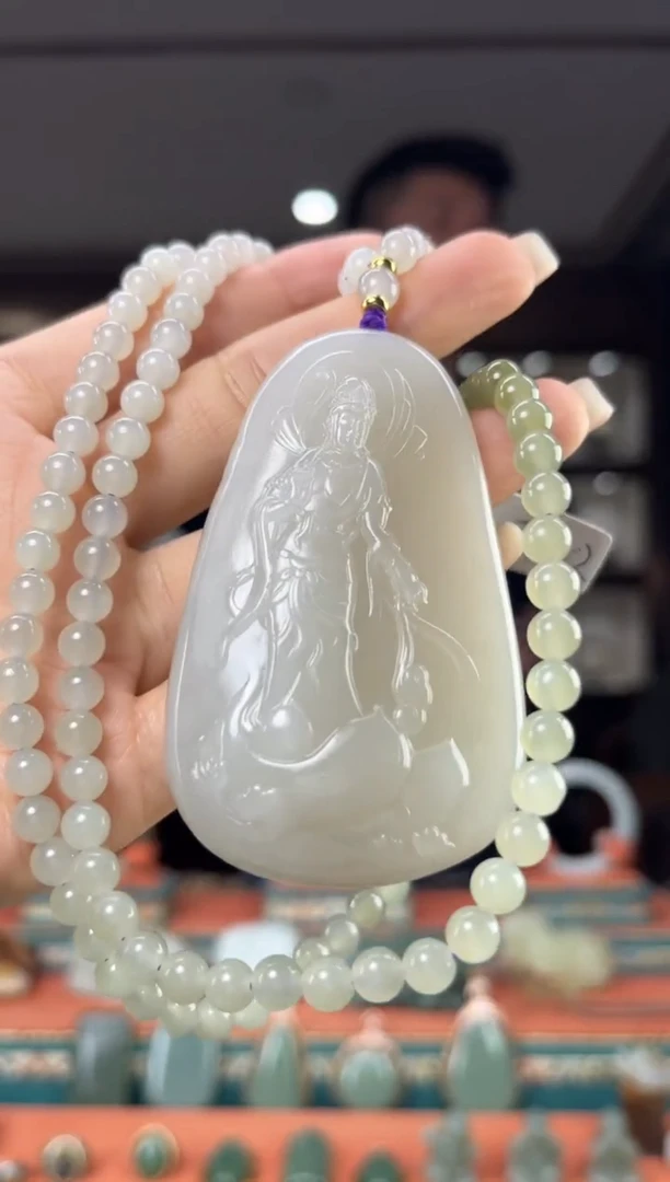 颈饰未镶嵌和田玉佩佩