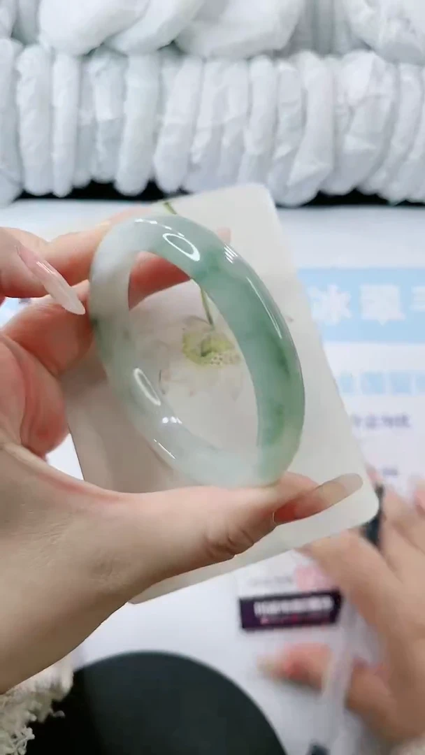 【闪购商品】石英质玉手镯未镶嵌多样性发货E322