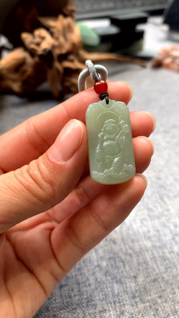 颈饰未镶嵌和田玉挂件