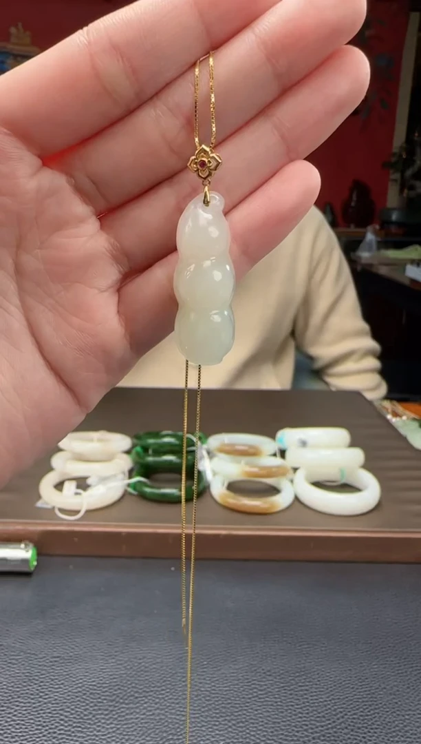 【闪购商品】和田玉颈饰18K金镶嵌白玉福豆