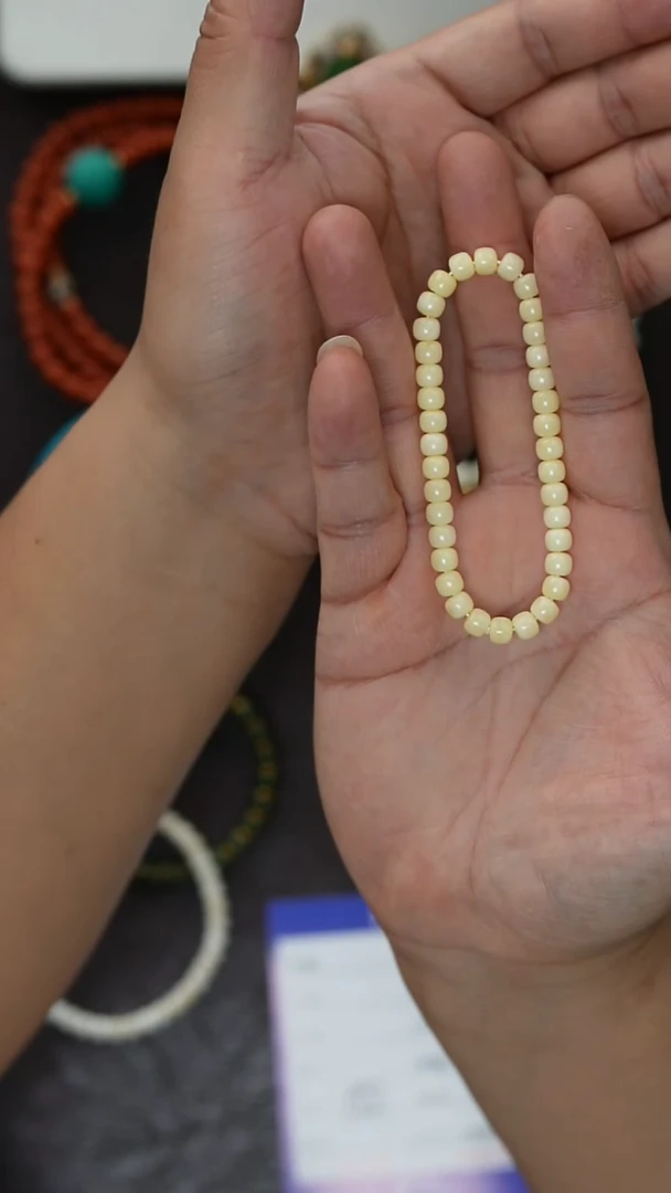 未镶嵌蜜蜡裸石柒*蜜蜡手串