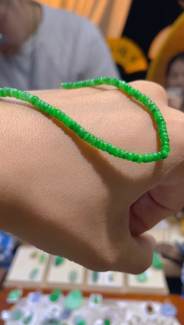 翡翠18K金镶嵌颈饰手链