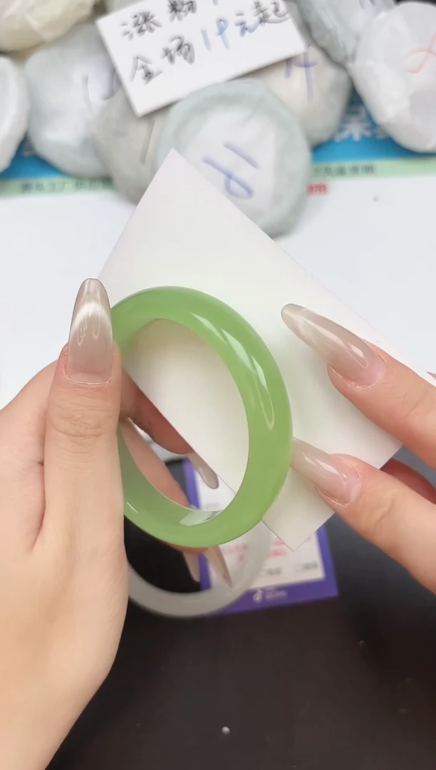 未镶嵌手镯石英质玉136-55.2