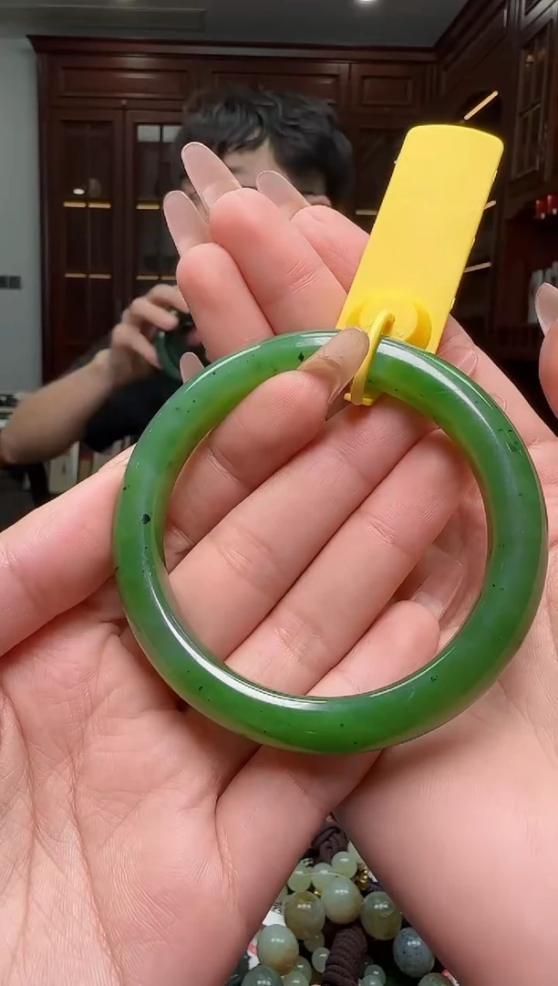 颈饰未镶嵌和田玉圈口56  lf039