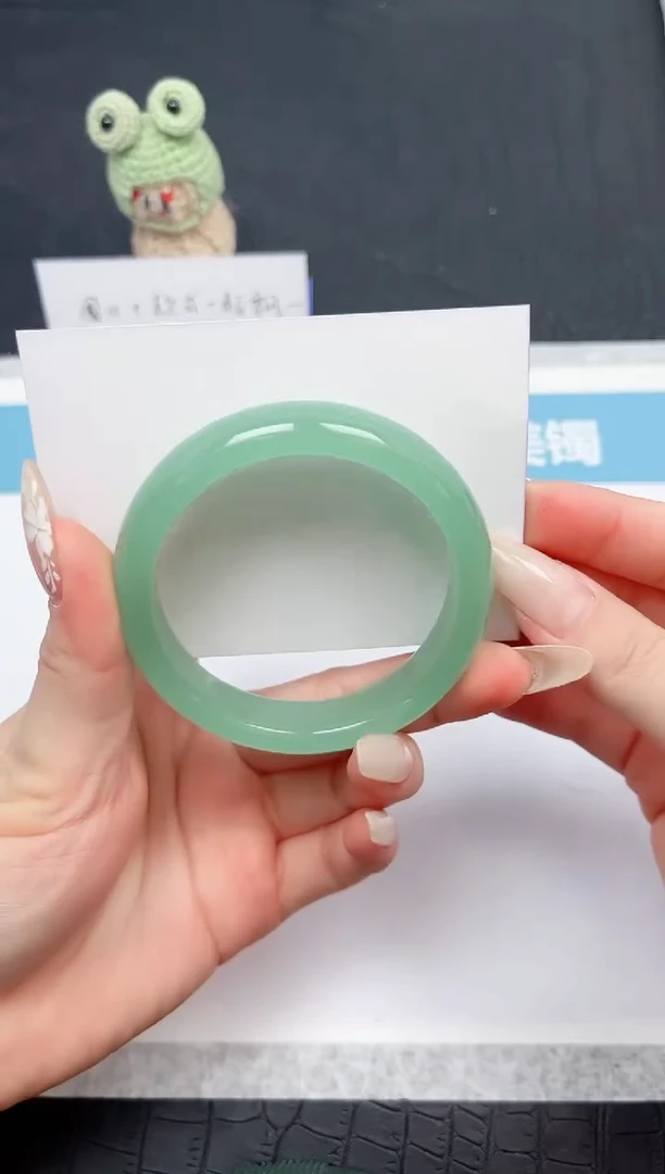 【闪购商品】石英质玉手镯未镶嵌2-55.6