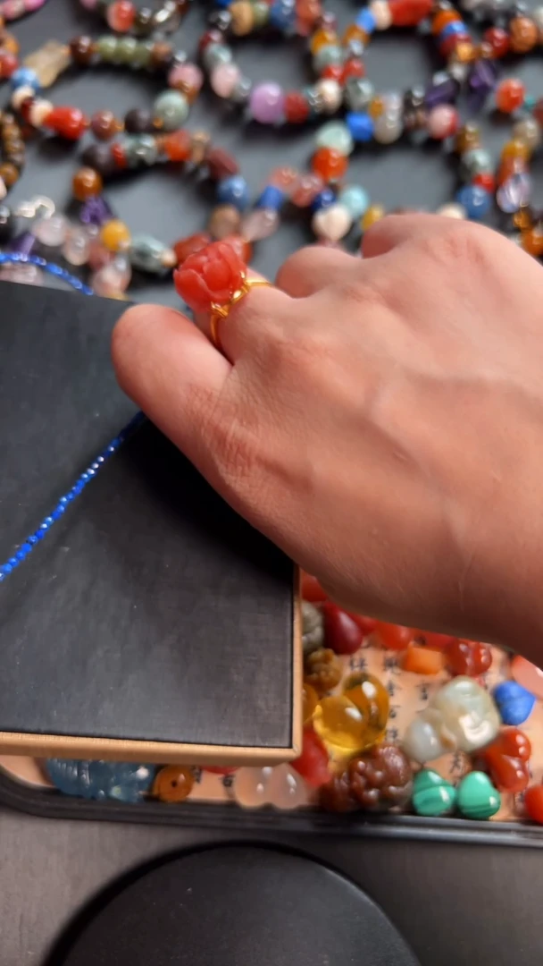 无非金属南红戒指