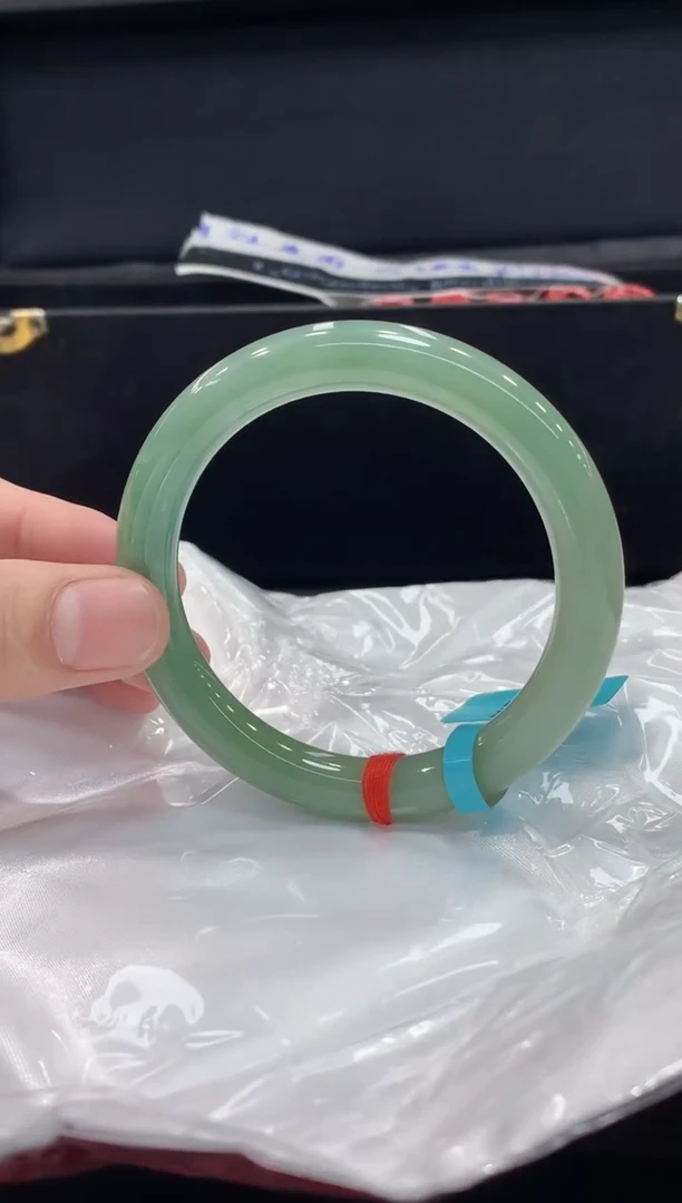 未镶嵌手镯翡翠翡翠手镯