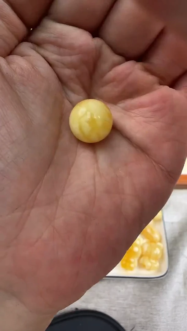 蜜蜡未镶嵌珠宝奇石01