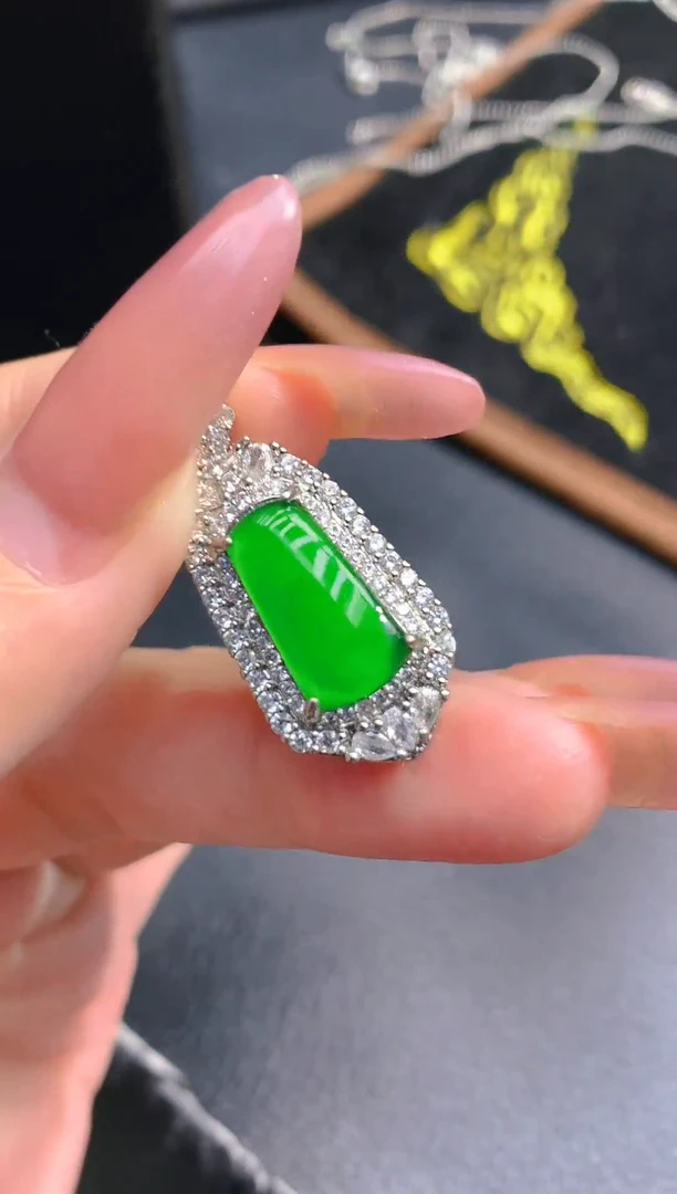 颈饰未镶嵌翡翠天然A货翡翠