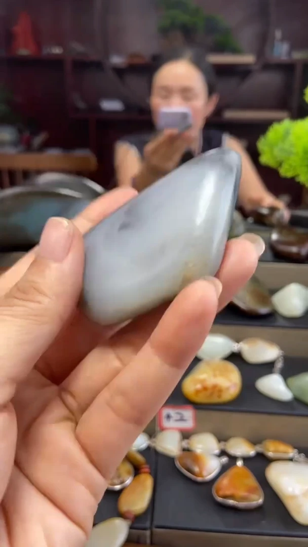 未镶嵌和田玉挂件1