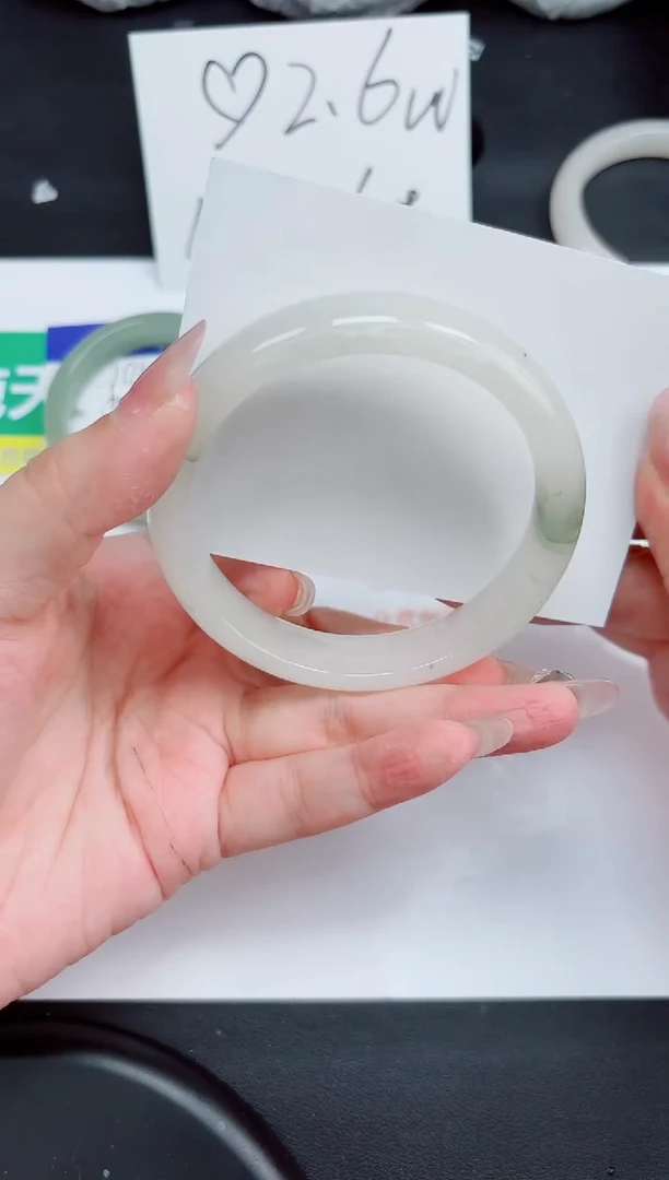 石英质玉手镯未镶嵌106-61.8