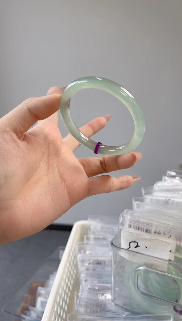 玛瑙/玉髓手镯未镶嵌57-58圈