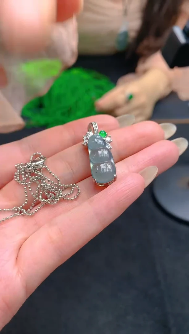 翡翠未镶嵌颈饰天然A货翡翠