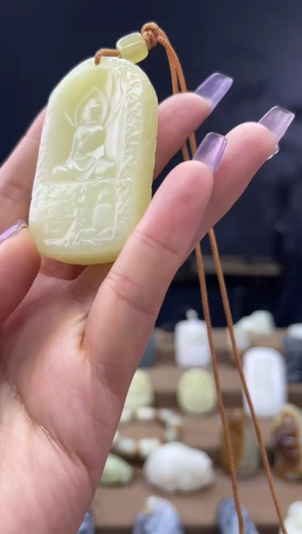 颈饰未镶嵌和田玉1