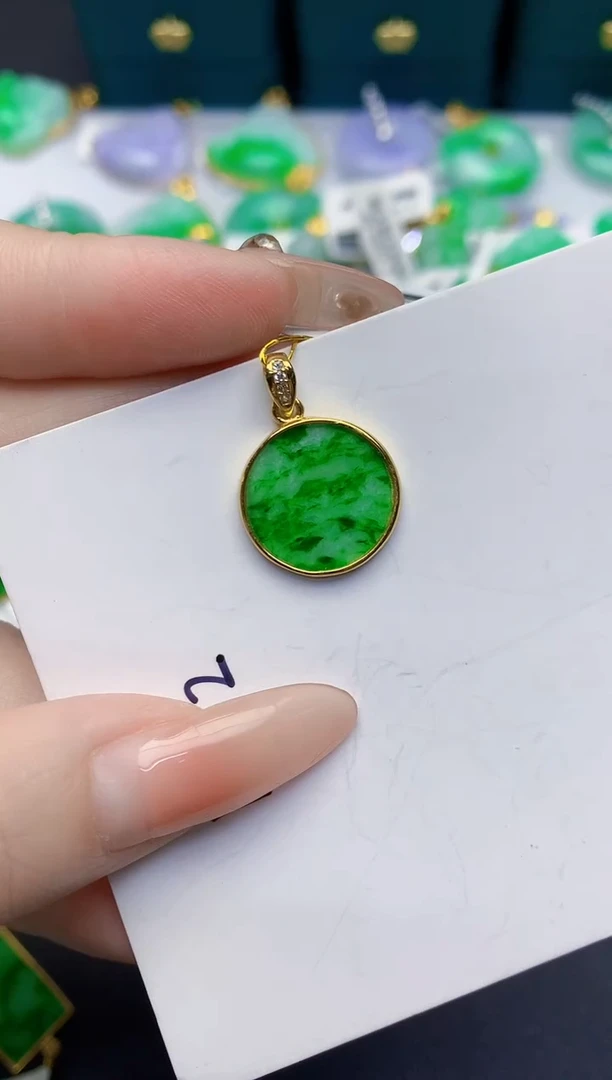 颈饰未镶嵌翡翠缅甸天然翡翠A货
