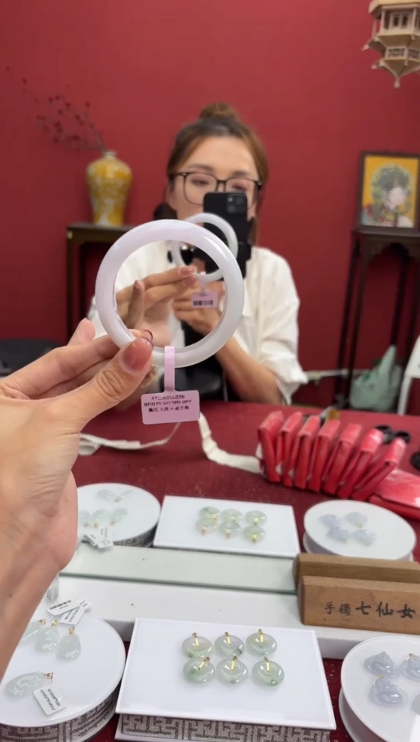 【闪购商品】翡翠手镯未镶嵌7手镯