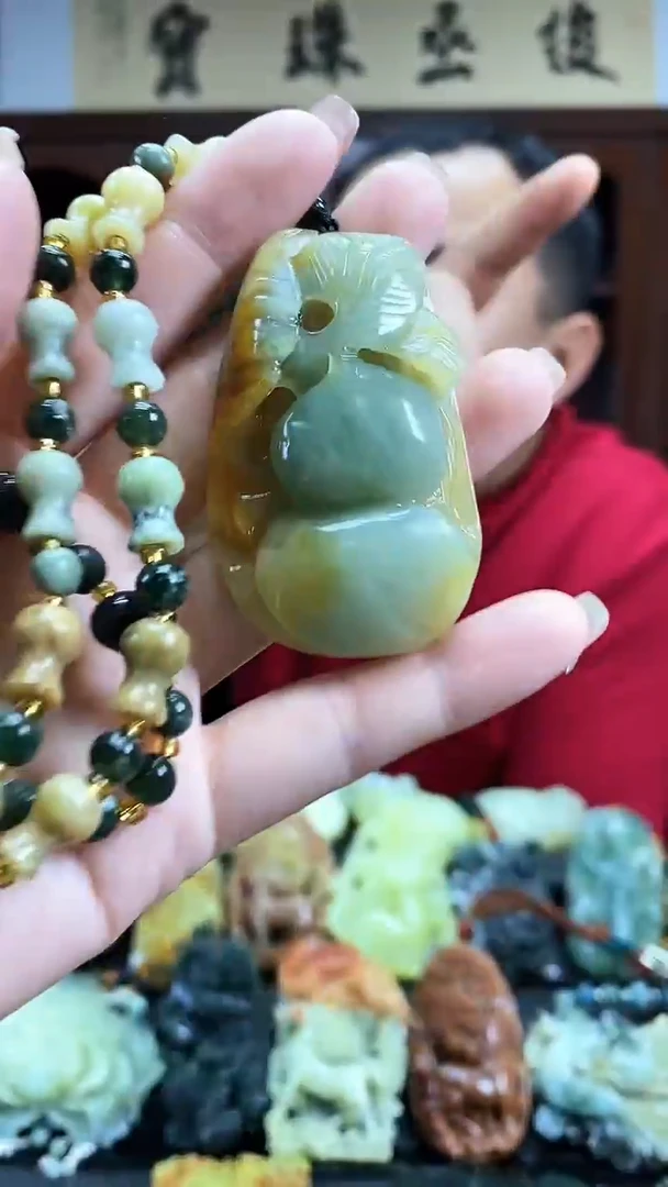 【闪购商品】蛇纹石玉吊坠未镶嵌·