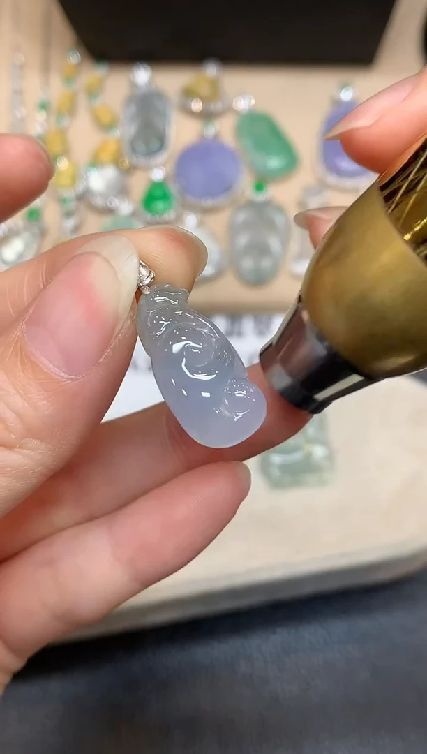 颈饰18K金镶嵌翡翠如意【无服务费