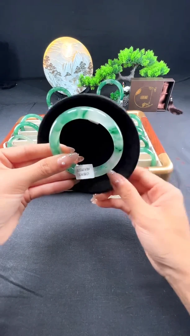 未镶嵌手镯石英质玉（非洲翠）真品上等纯天然非洲翠玉手镯石英质玉