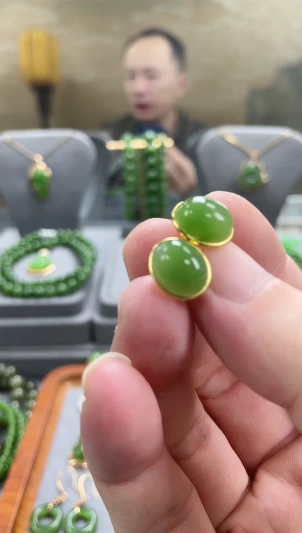 银S925镀金镶嵌和田玉耳饰银S925镀金镶嵌 和田玉 耳饰