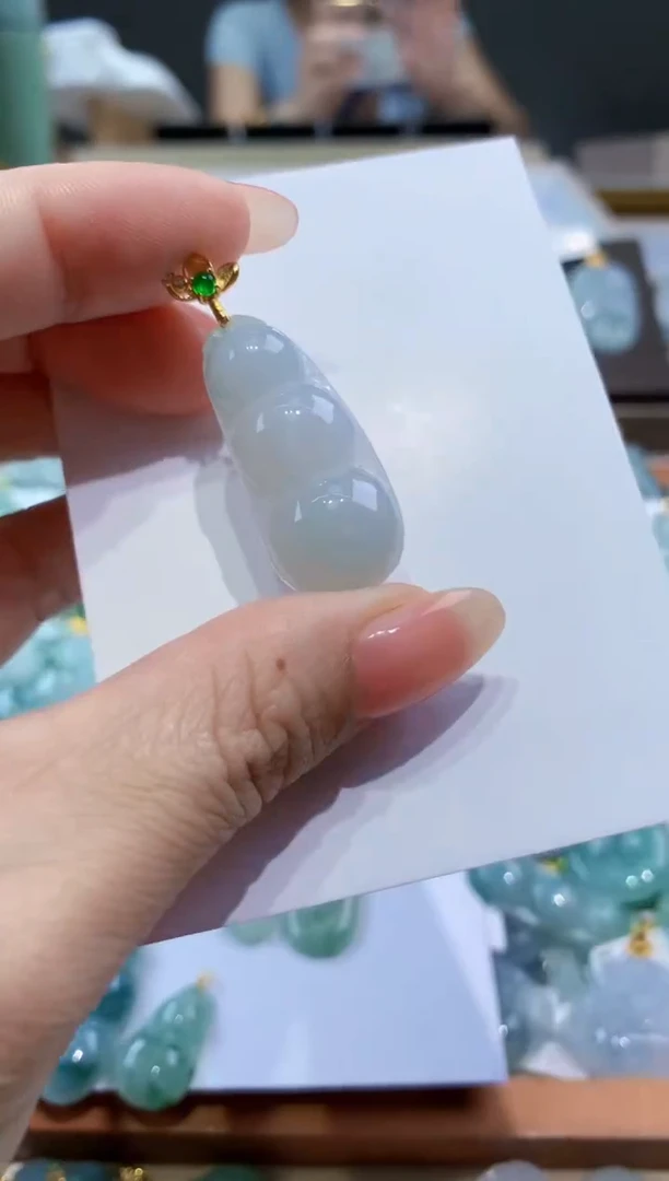 颈饰未镶嵌翡翠天然翡翠A货挂件