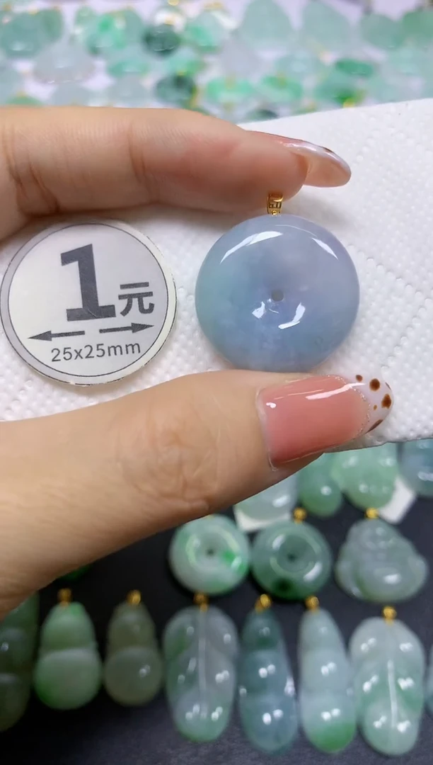 颈饰18K金镶嵌翡翠天然翡翠A货