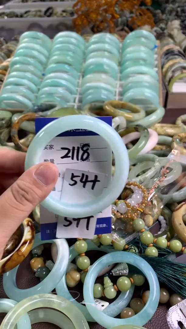 【闪购商品】蛇纹石玉手镯未镶嵌2118